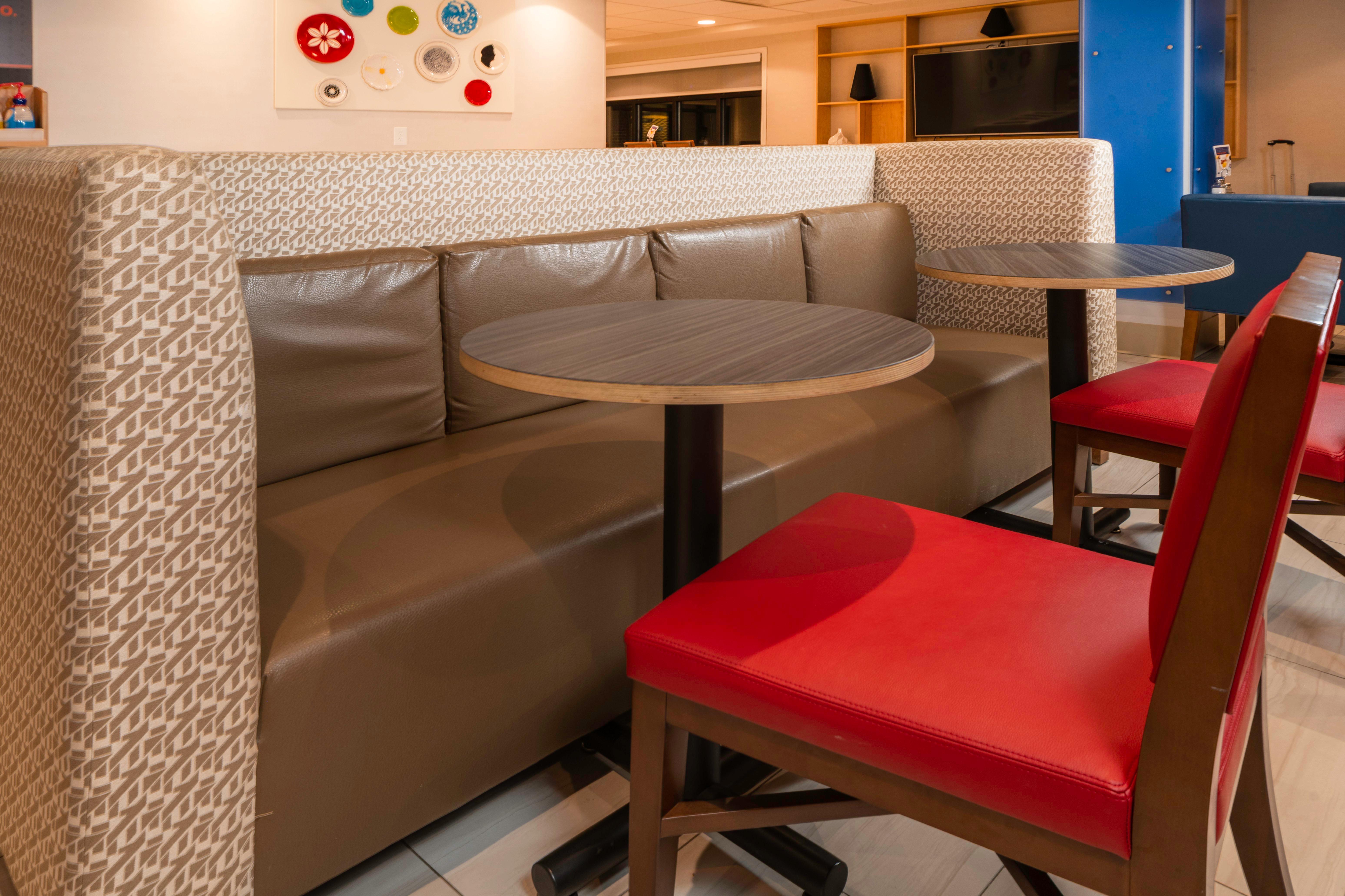 Holiday Inn Express Rochelle By Ihg Exterior foto