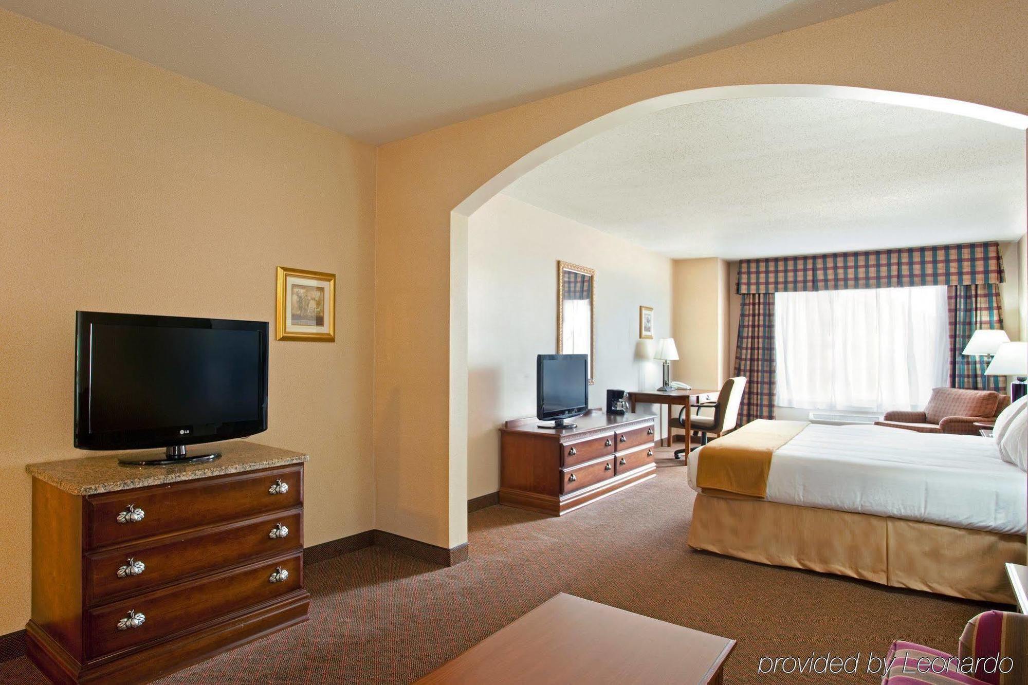 Holiday Inn Express Rochelle By Ihg Habitación foto